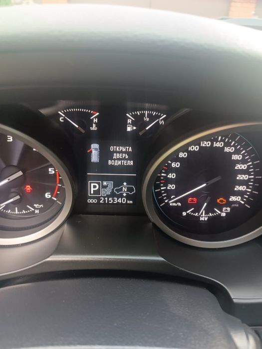 Продам Тойота ленд крузер 200 (TOYOTA LAND CRUISER 200)