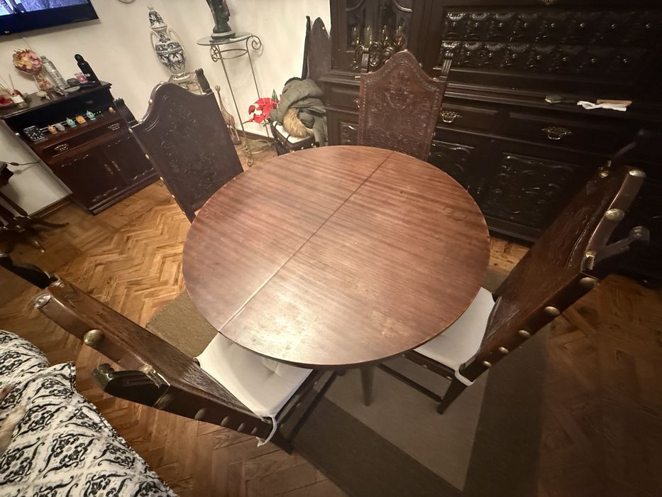 Movel e mesa com 6 cadeiras
