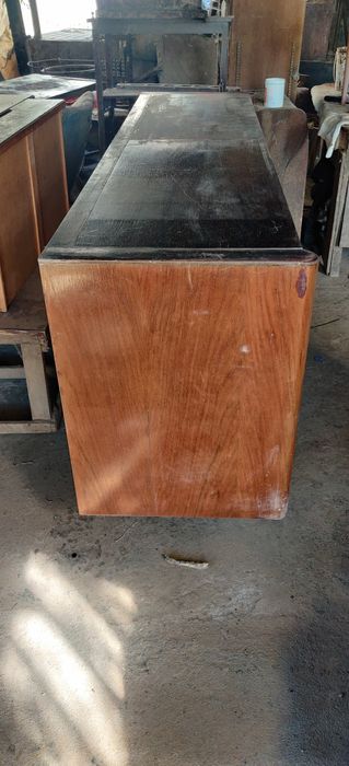 Aparador em pau Santo