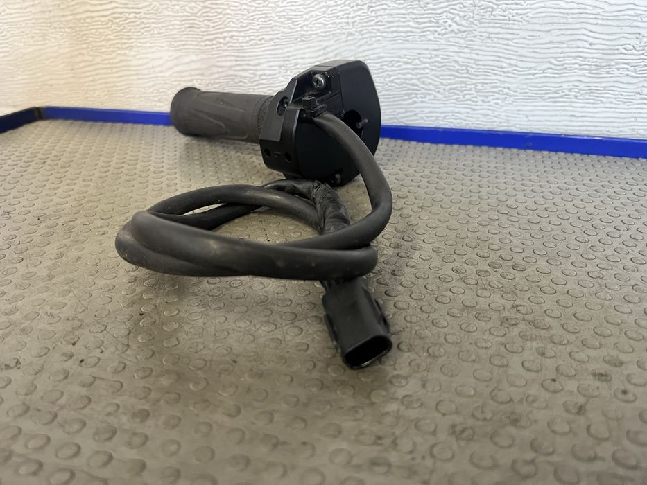 Rollgaz elektroniczny manetka triumph speed triple 1050rs 1200