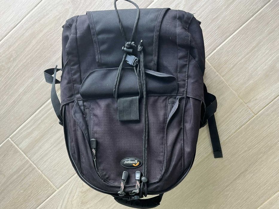 Lowepro CompuTrekker AW –Mala Fotográfica, compartimento para portátil