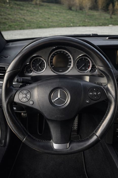 Mercebes-Benz E220 Coupe AMG