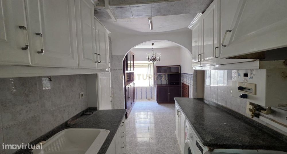 APARTAMENTO T1 ALFAMA na Rua dos Remédios, ótima localização na Capita
