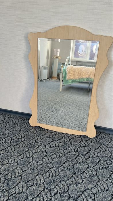 Дзеркало настінне