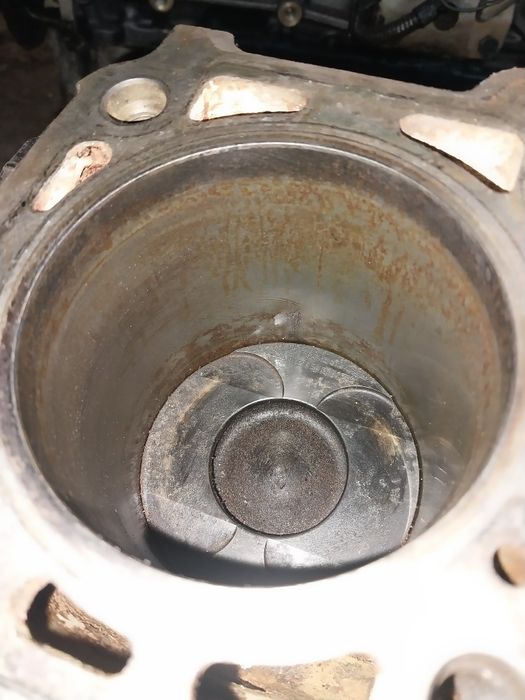 Блок циліндрів мотор Мерседес Спрінтер мот. 2.7 om612