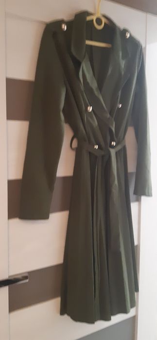 Sukienka ciemnozielona w stylu militarnym, rozm.38.