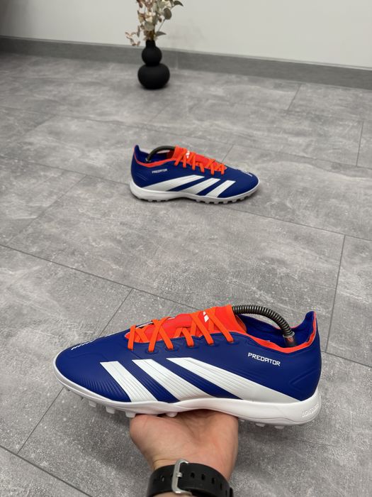 футбольні сороконіжки Adidas Predator League Turf