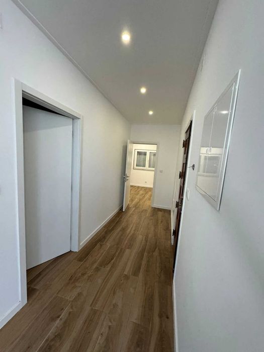 Chão Flutuante e pinturas