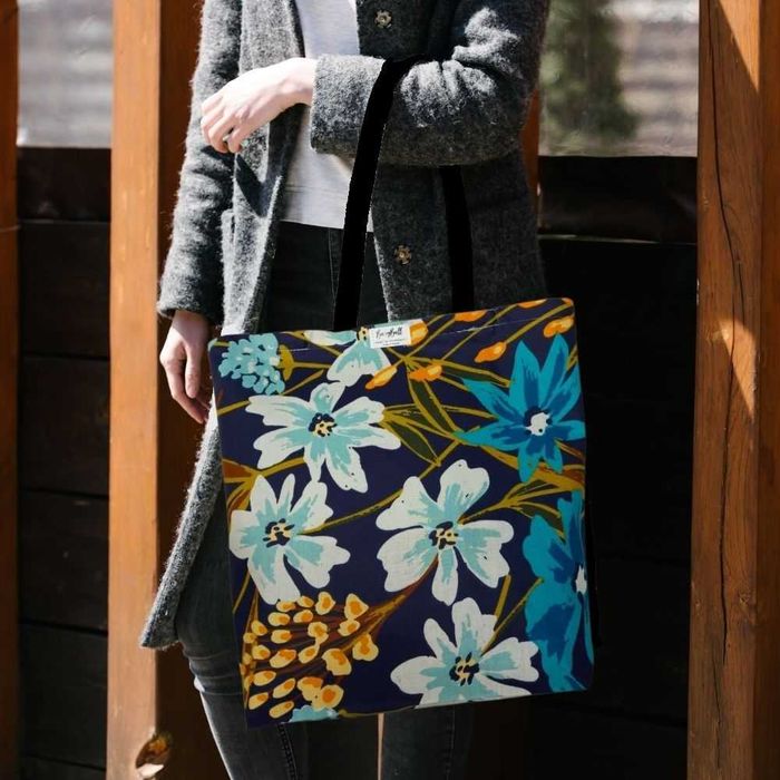 Torba na zakupy – BLUE FLOWERS - Kwiatowy Urok i Funkcjonalność