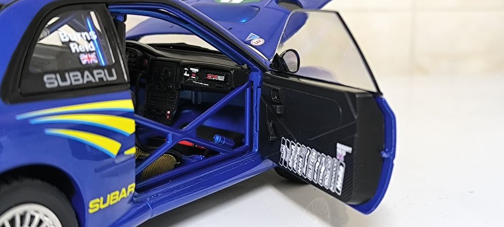 1/18 Sunstar Subaru Impreza WRC S6 Rali Portugal 2000