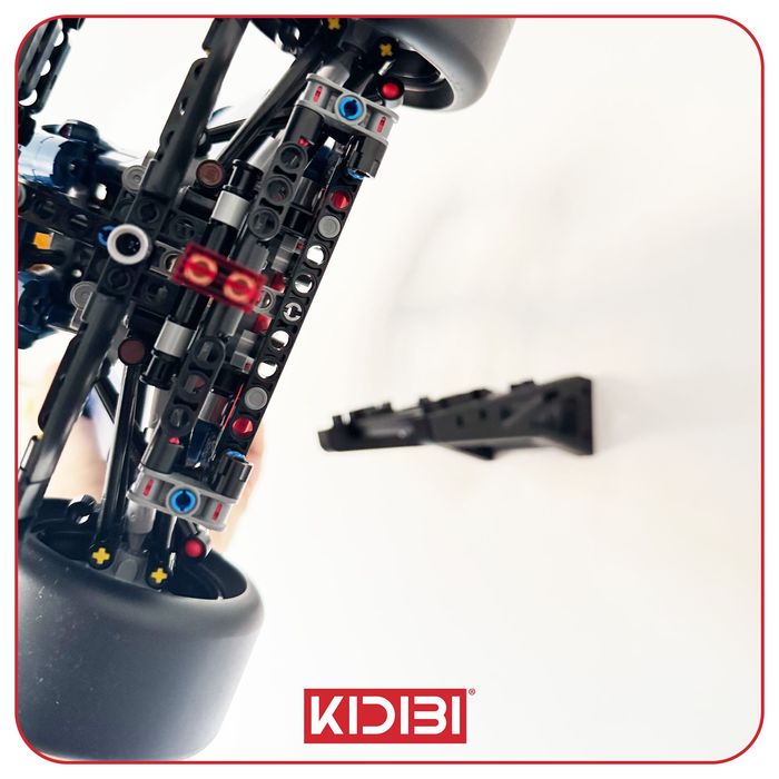 Suporte de Parede Inclinado para LEGO® Red Bull Racing RB20 F1 42206