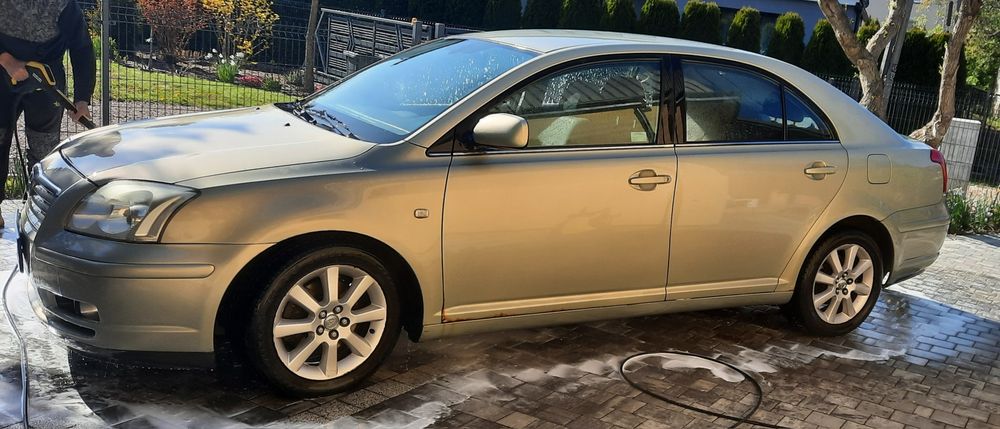 Toyota   Avensis