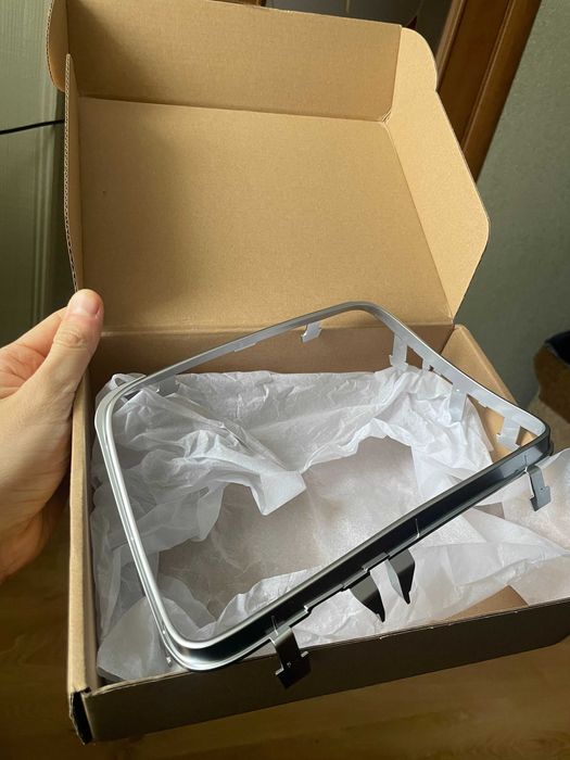 Хром рамка подстаканника Mercedes W213 центральная консоль (Новая)