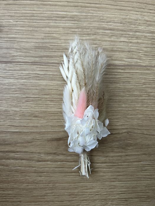 Butonierka z suszków trawy boho