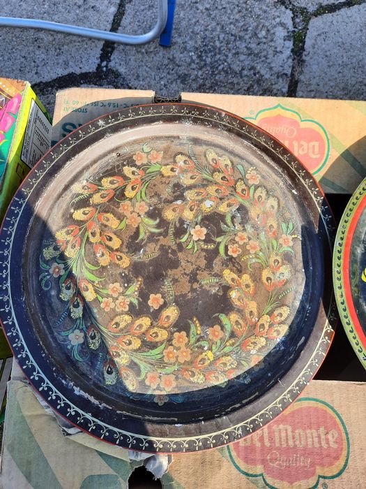 Sprzedam tacę metalową.