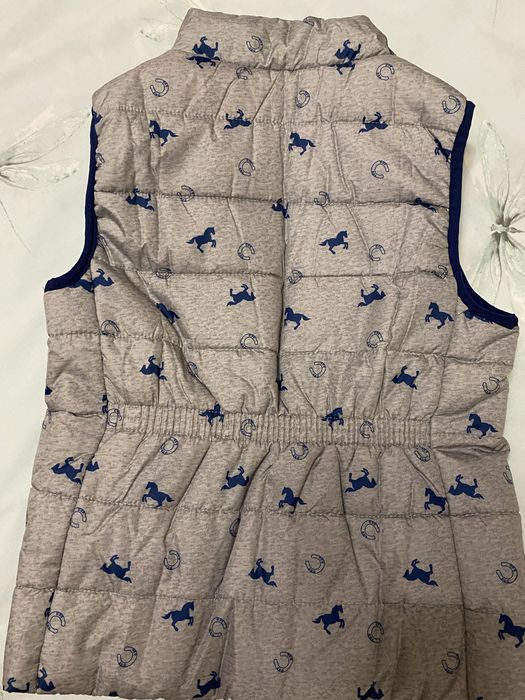 Жилет на дівчинку 134-140 розміру