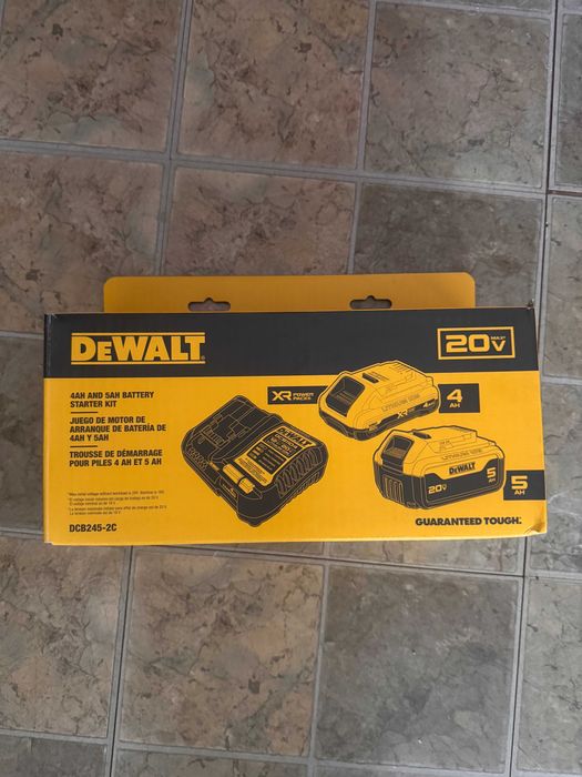 Zestaw narzedzi z bateriami Dewalt