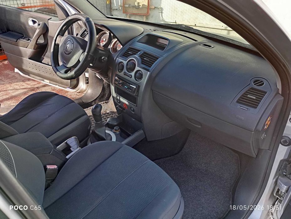 RENAULT Megane do ano 2005 mês 07 , em perfeitas condições