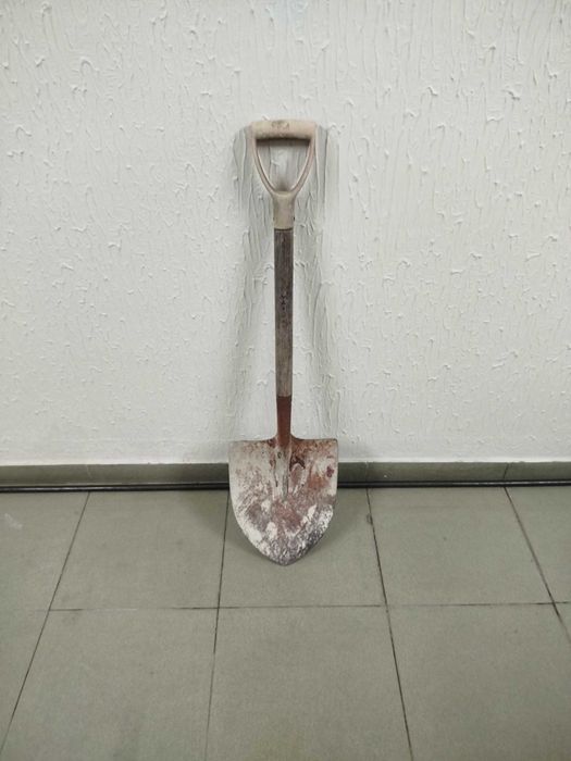 Pá de Bico de Obra / Jardinagem