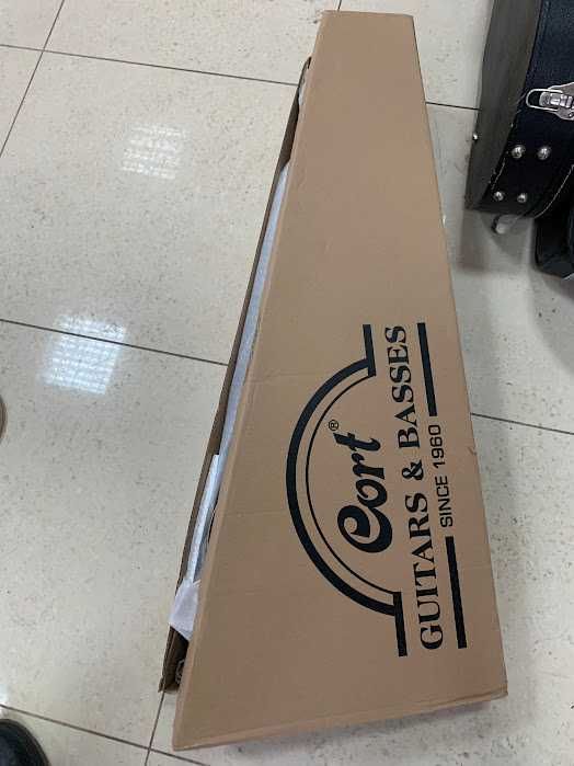 Продам електрогитару CORT CR-250 VB.Made In Indonesia.
