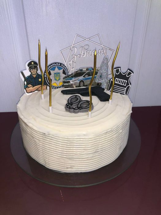 700грн                        Торти на  замовлення