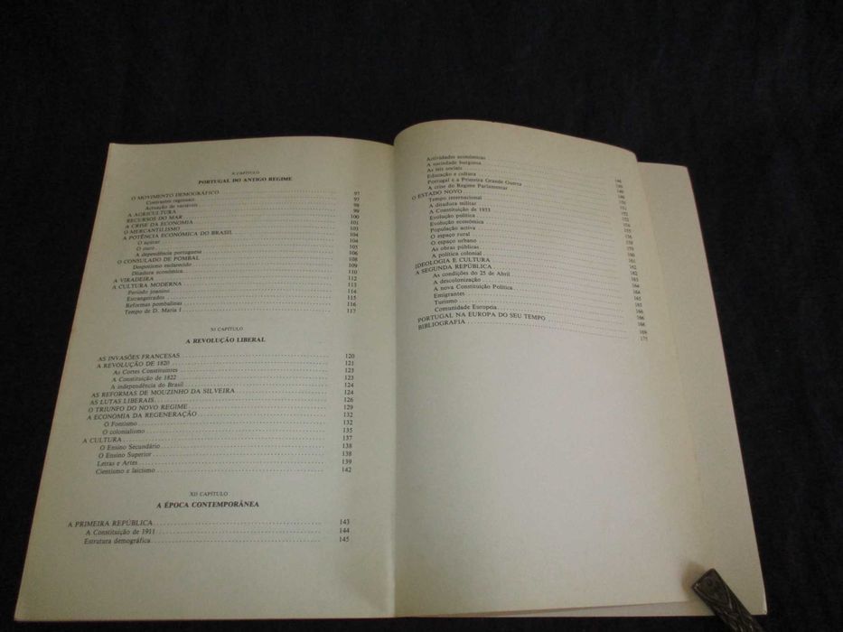 Livro Nova História de Portugal A. do Carmo Reis