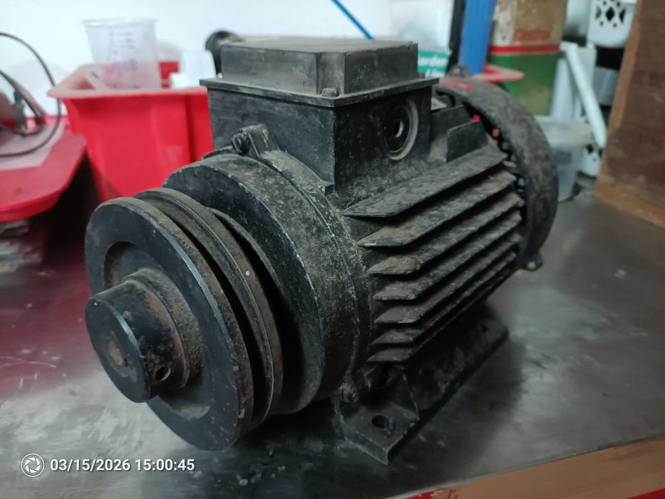 Motor eléctrico 3cv EFACEC trisfásico