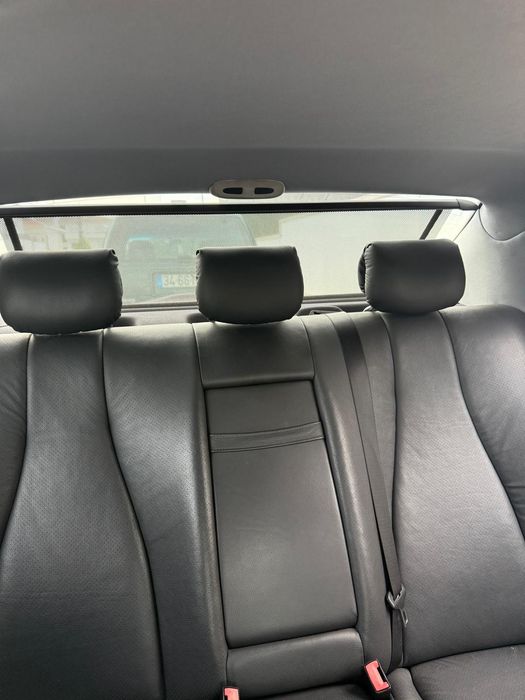 Vende-se espetacular Mercedes-Benz Classe S 320 (W220)