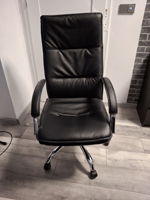 Fotel biurowy stan bardzo dobry