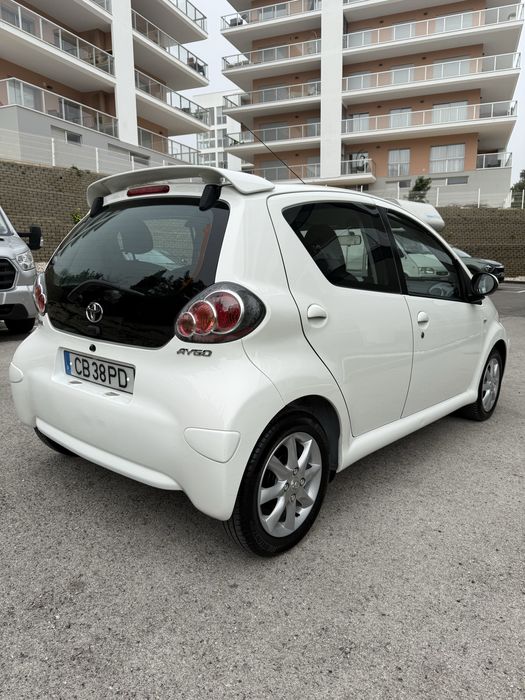 Toyota Aygo * Full Extras * Poucos Km * Multimidia Carplay * Imaculado