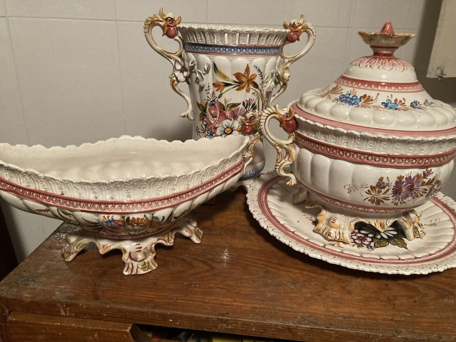 Louça decorativa muito antiga