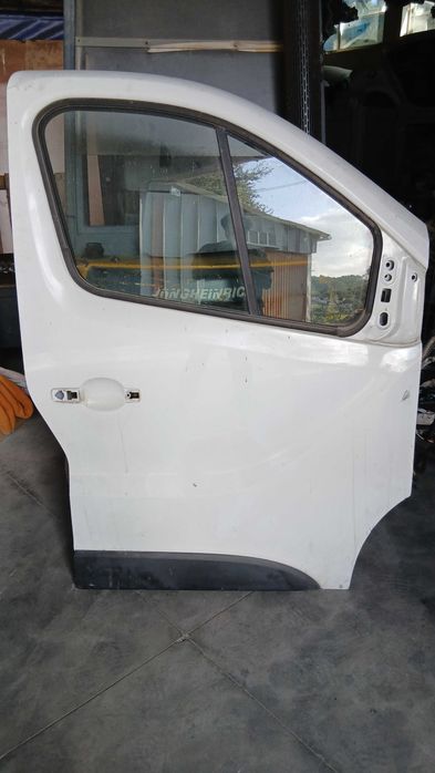 Porta frente direito Renault Trafic de 2017