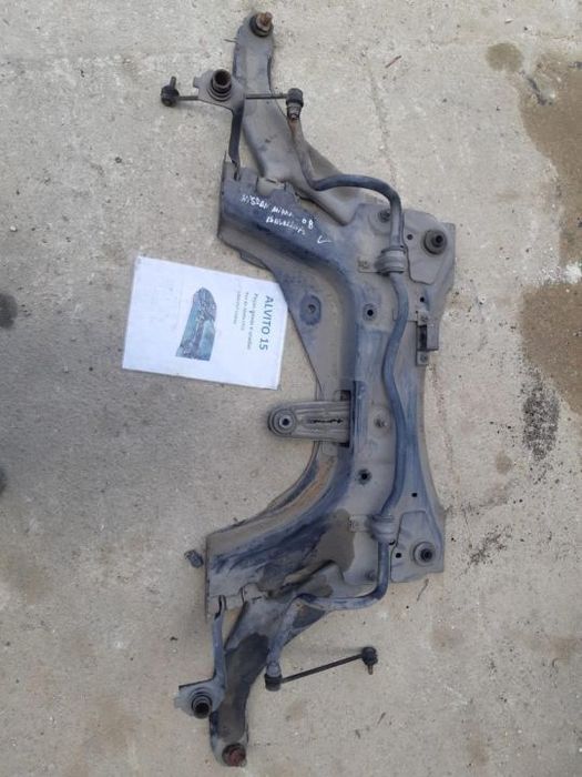 charrion da frente Nissan Micra 2008