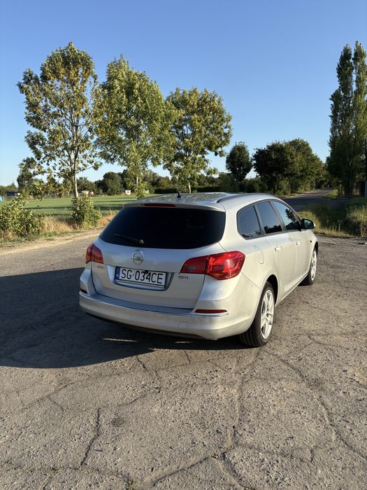 Opel Astra J lift Kombi 2013r