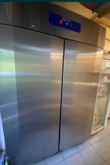 Холодильник Шафа холодильна дводверна BRILLIS GRN-BN18-EV-SE-LED