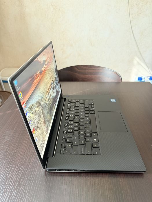 Dell precision 5530/ Xeon E-2176M/ 32GB/ 512GB SSD/ P1000 4GB