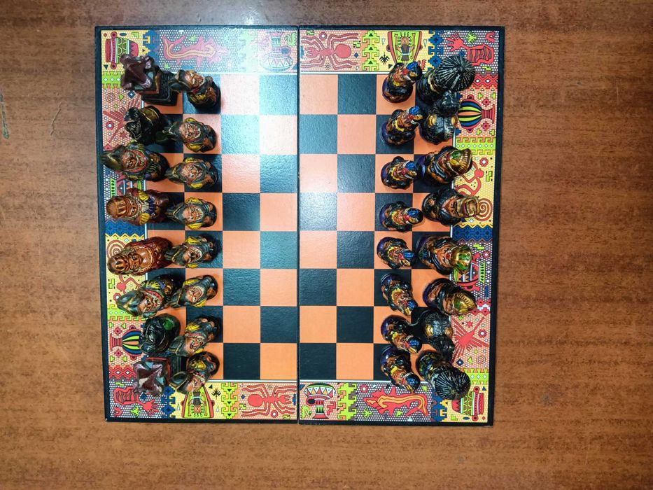 Jogo de Xadrez Artesanal Peruano – Incas vs. Conquistadores Espanhóis