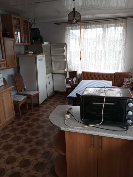 Продається будинок з земельною ділянкою