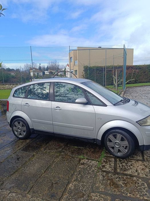 AUDI A2 1.4 TDi - Muito bom estado