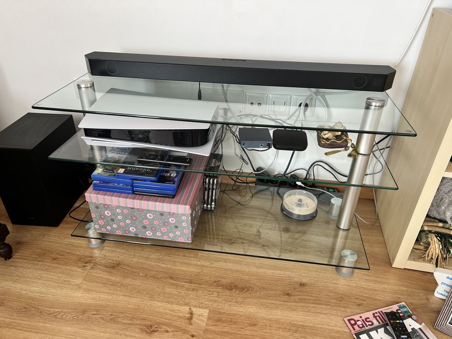 Mesa de apoio à televisao