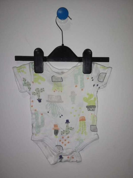 Zestaw niemowlecy dla chłopca, śpiochy, body, czapeczki 56-62 cm 1-3 m