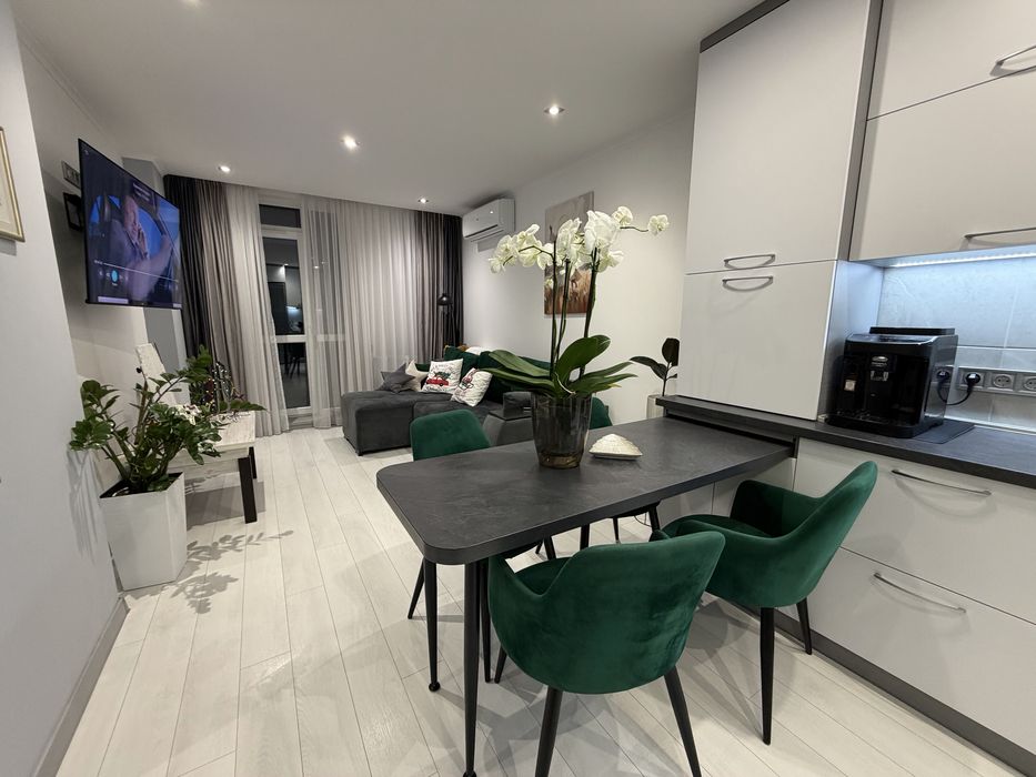 єОселя /ПРОДАЖ З РЕМОНТОМ АВАЛОН зелена 2-кім квартира