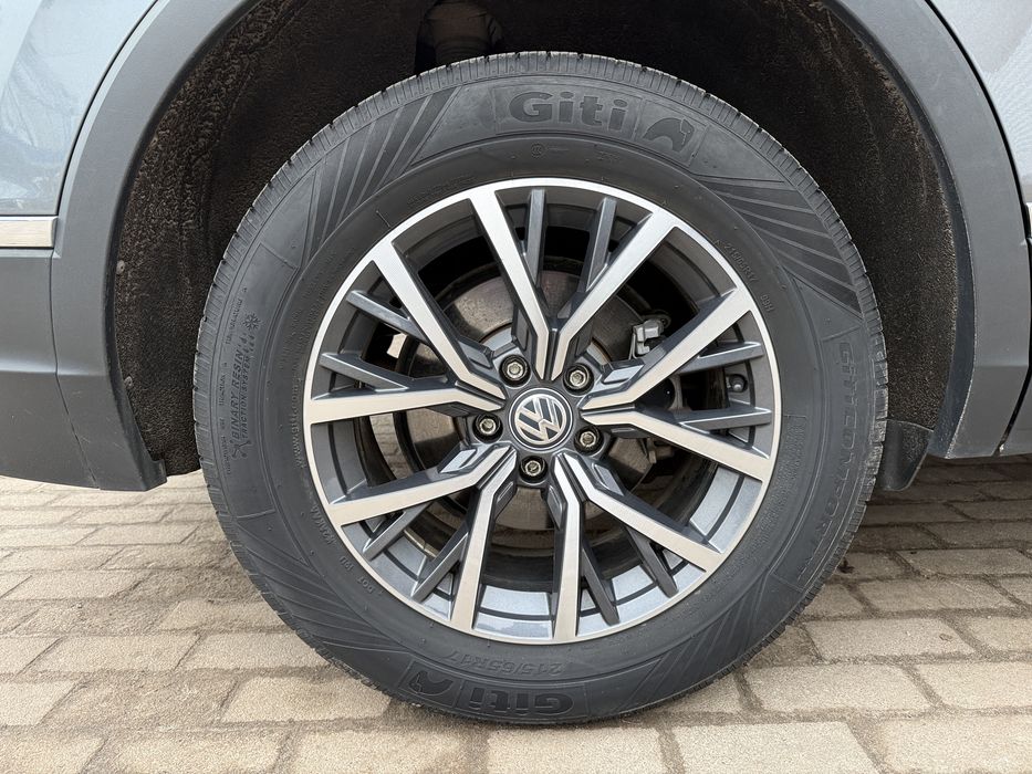 Всесезонна гума Giti 215/65/17