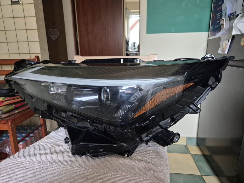 Lampa przednnia lewa Lexus Nx 350h