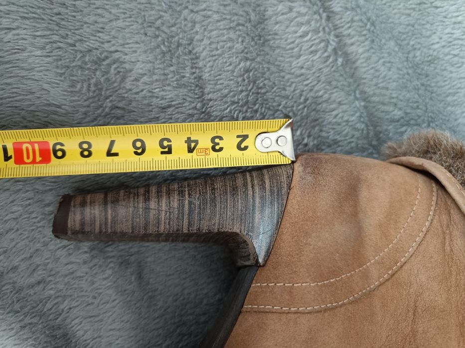 Lasocki buty z futerkiem, na obcasie, botki