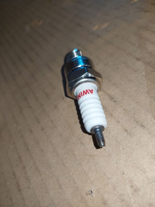 Fabrycznie nowa swieca wsk shl wfm motorynka komar simson jawa junak