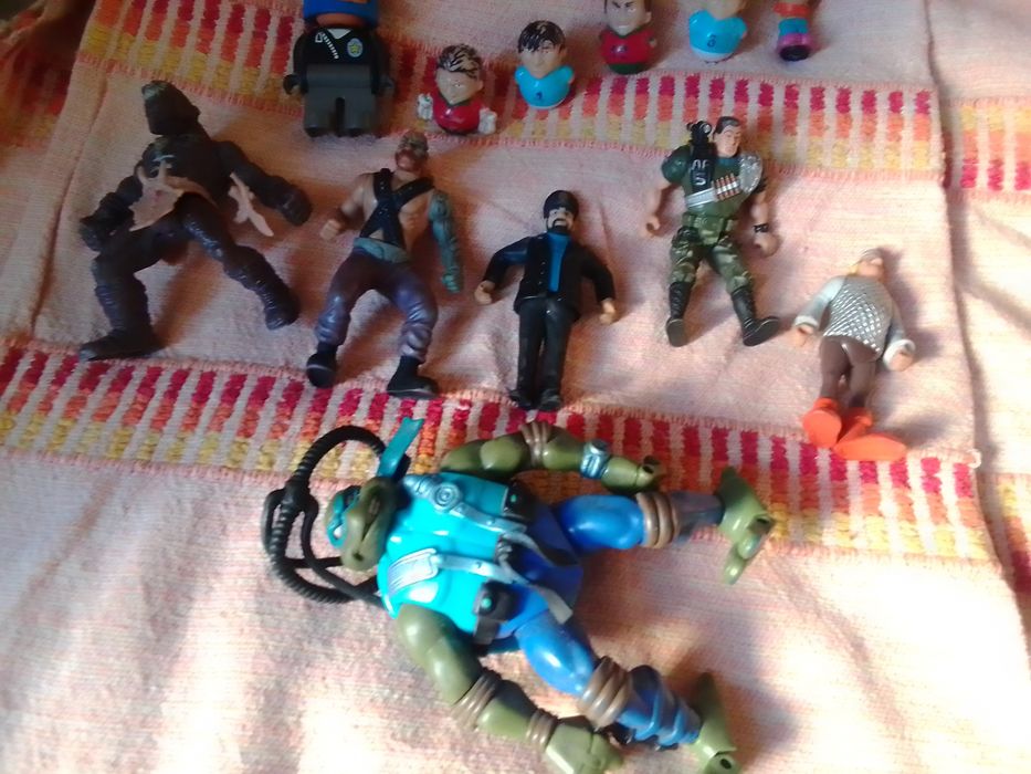 Figuras bonecos desde 1€ a 2€