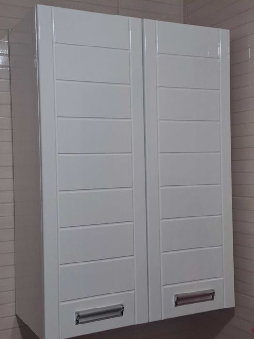 Продам шкаф навесной с полками для ванной комнаты