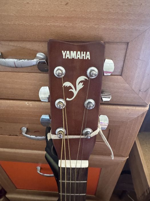 Guitarra yamaha nova