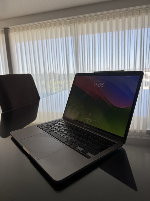 MacBook Pro 13” M2 – 8 GB RAM – 256 GB SSD + Caixa Original